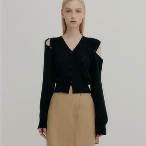 Yuse (Korean trending brand) Cashmere Knit Cropped Cardigan